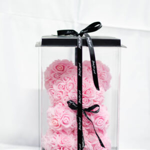 Miś z różowych róż